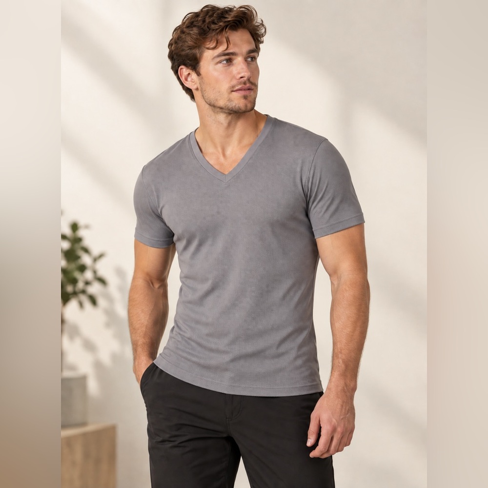 Duluth Trading Men’s Large Go Buck Naked Gray Performance V-Neck Undershirt